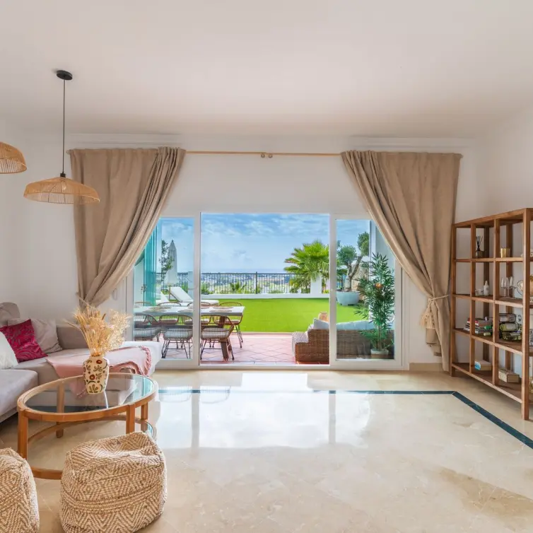 Long-term rent of ground floor apartment in Benahavís