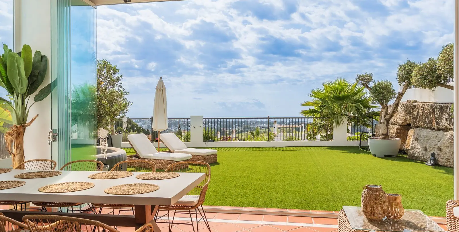 Long-term rent of ground floor apartment in Benahavís 17