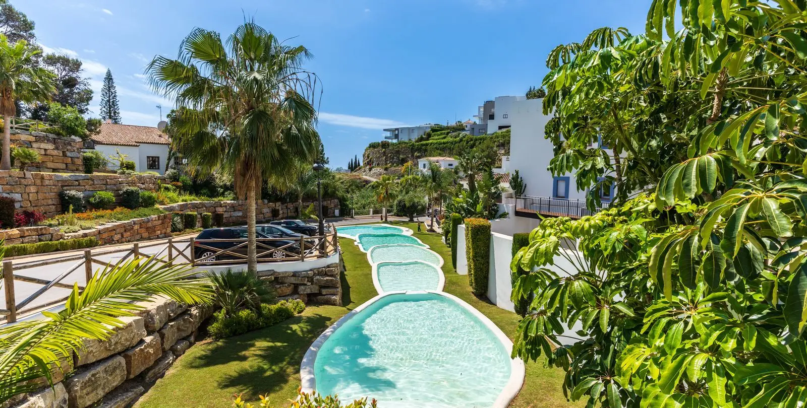 Long-term rent of ground floor apartment in Benahavís 35