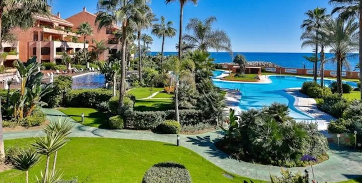 Продажа апартаментов на первом этаже в Puerto Banús 1