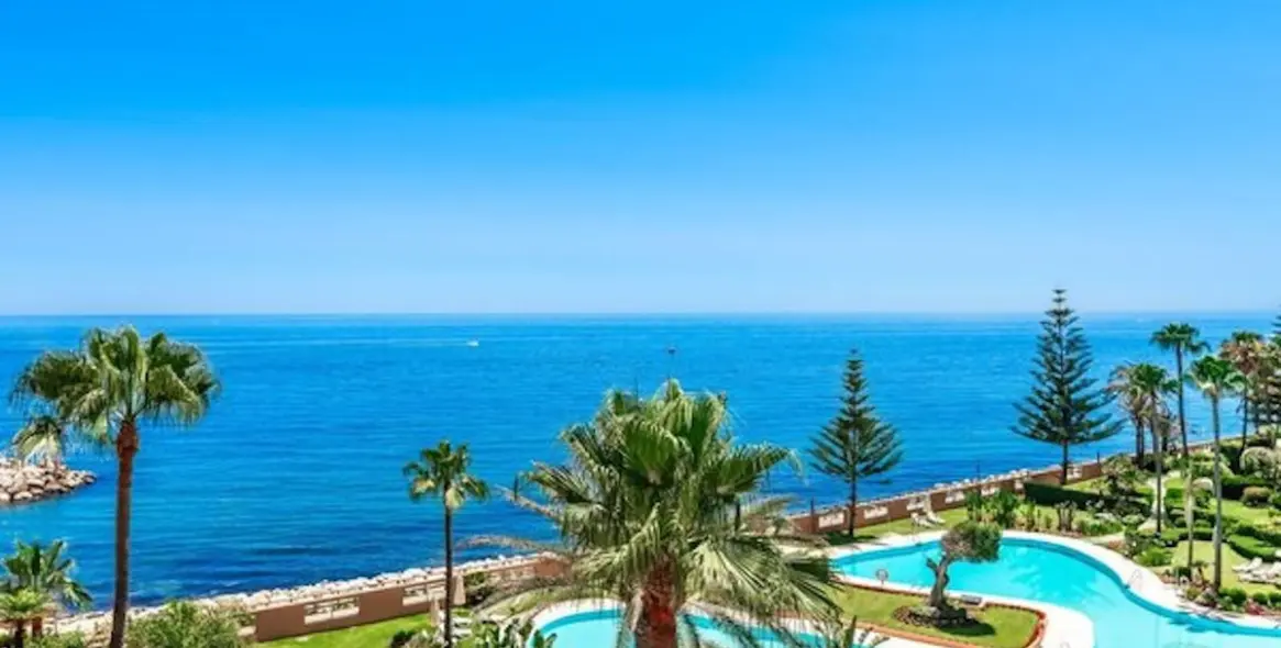 Продажа апартаментов на первом этаже в Puerto Banús 2
