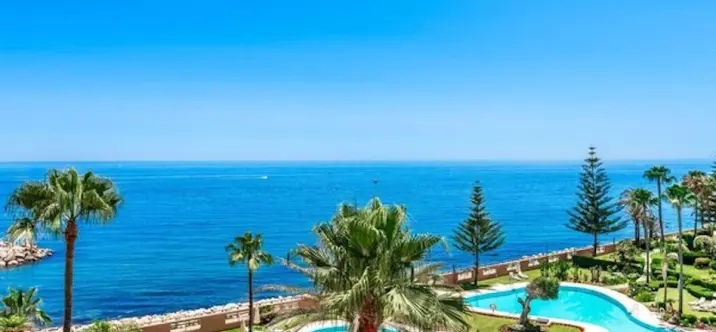 Продажа апартаментов на первом этаже в Puerto Banús 1