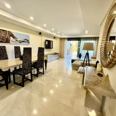 Sale of ground floor apartment in Puerto Banús