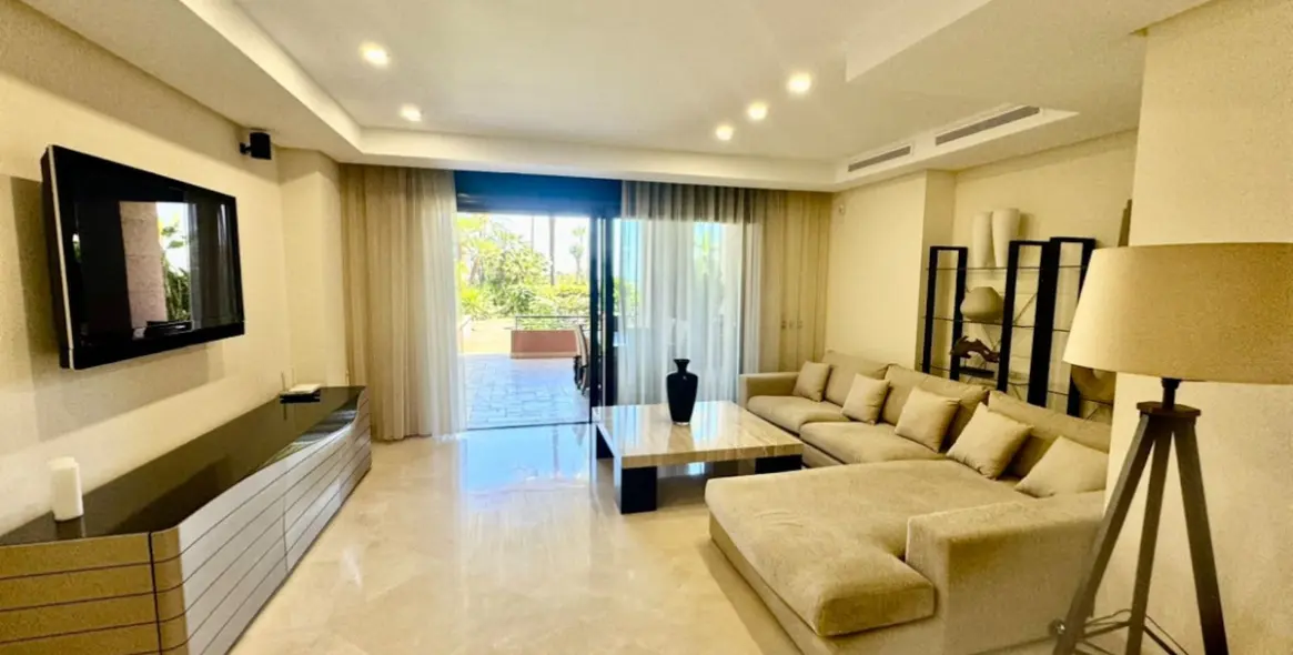Продажа апартаментов на первом этаже в Puerto Banús 4