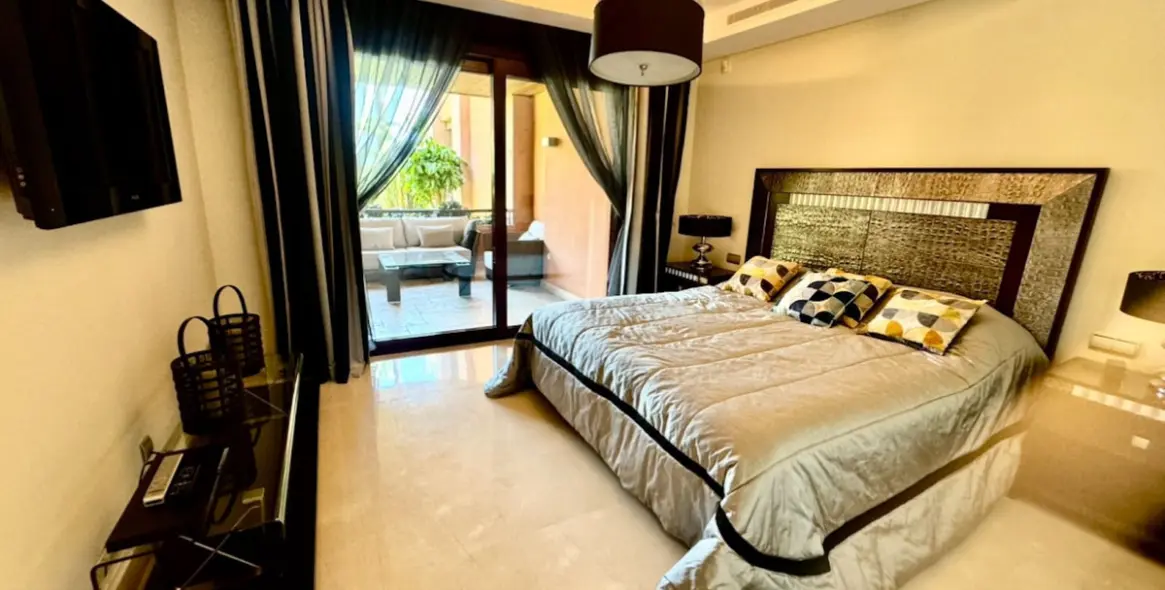 Продажа апартаментов на первом этаже в Puerto Banús 7