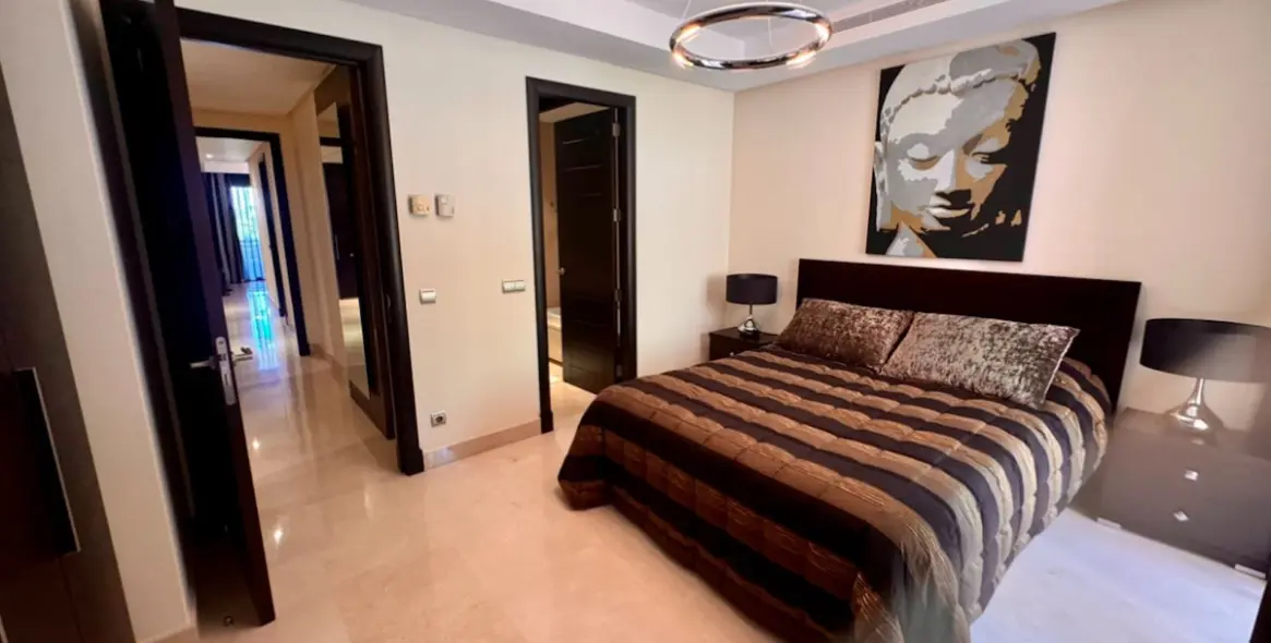 Продажа апартаментов на первом этаже в Puerto Banús 9