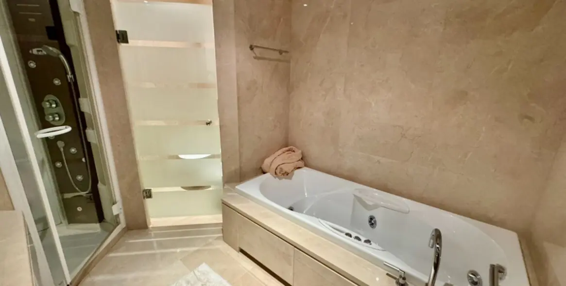 Продажа апартаментов на первом этаже в Puerto Banús 12