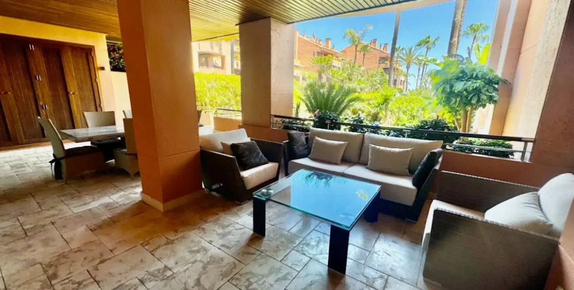Продажа апартаментов на первом этаже в Puerto Banús 17