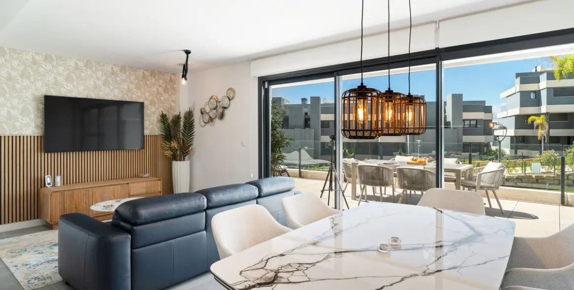 Alquiler a corto plazo de apartamento en planta media en Estepona 3