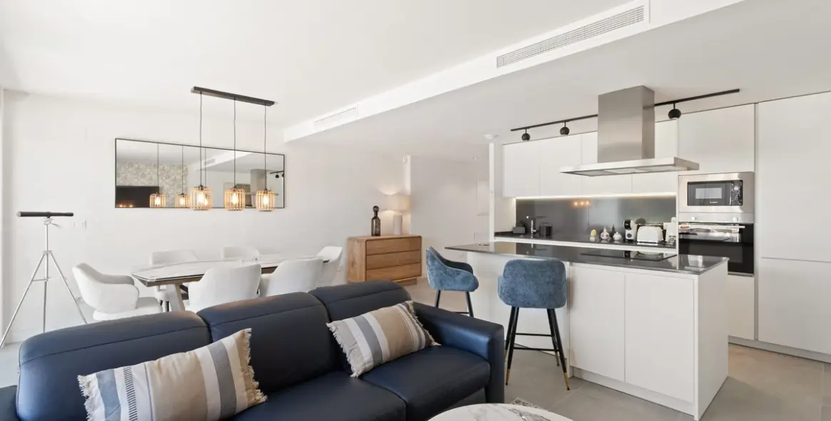 Alquiler a corto plazo de apartamento en planta media en Estepona 9