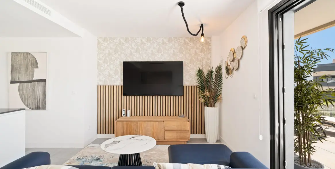 Alquiler a corto plazo de apartamento en planta media en Estepona 10