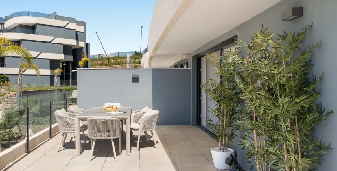 Alquiler a corto plazo de apartamento en planta media en Estepona 13