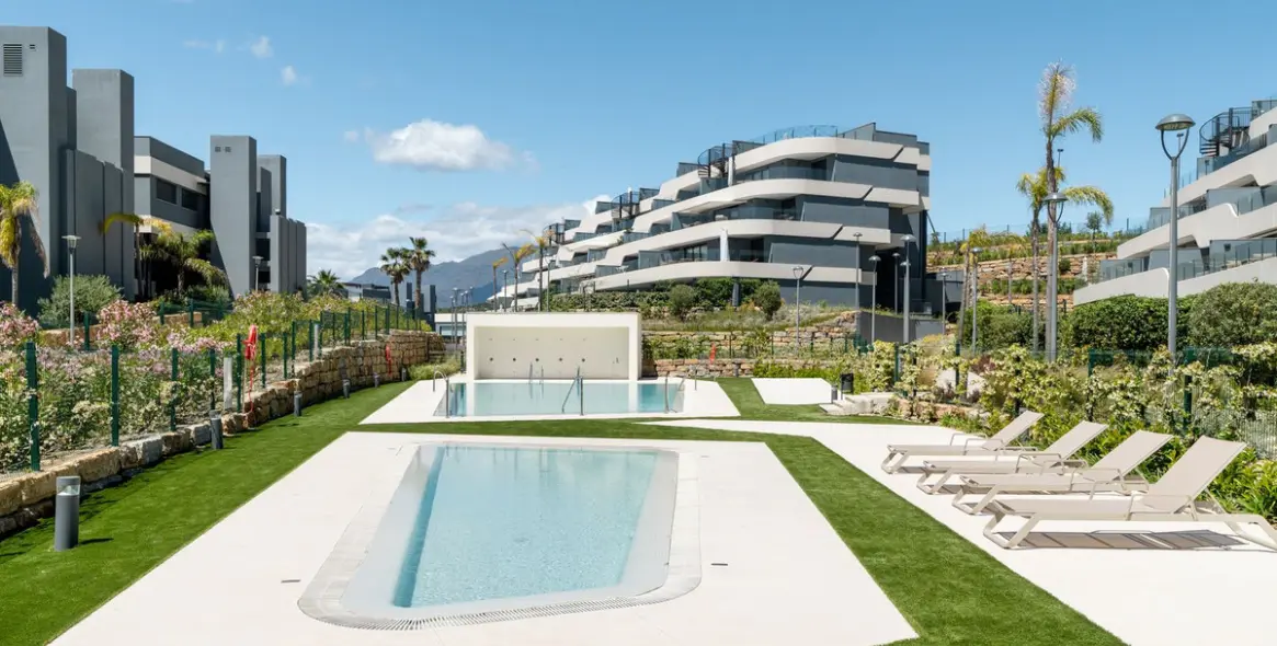 Alquiler a corto plazo de apartamento en planta media en Estepona 14