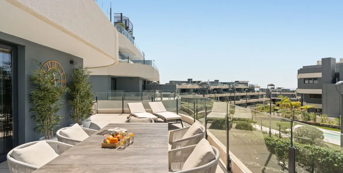 Alquiler a corto plazo de apartamento en planta media en Estepona 16