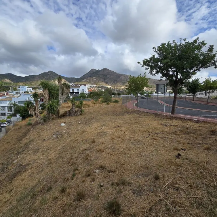 Sale of residential plot in Benalmadena