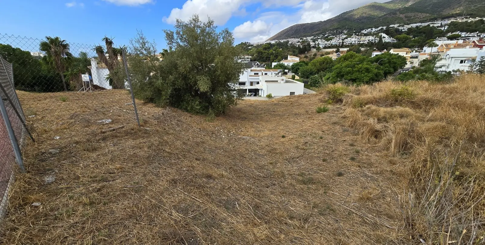 Продажа  жилого участка в Benalmadena 5