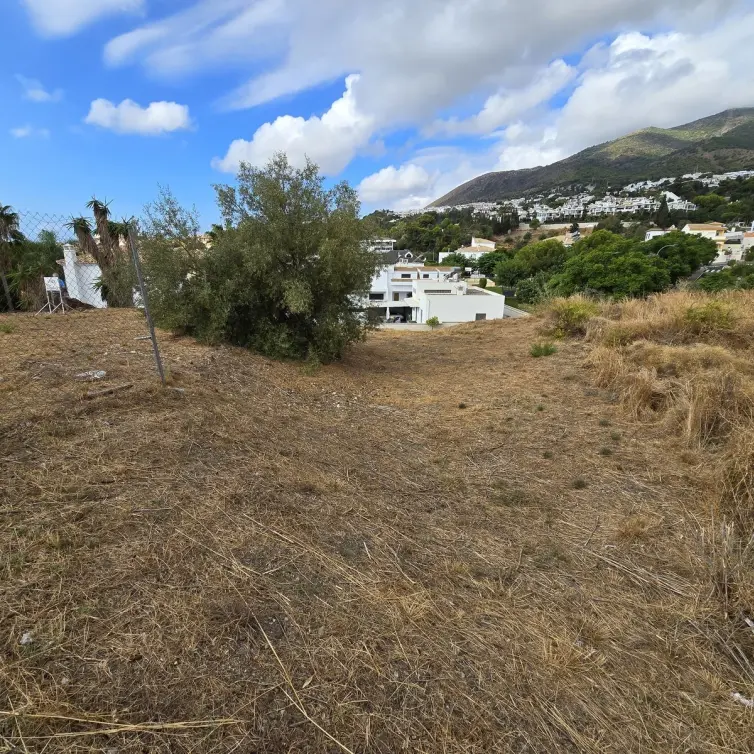 Sale of residential plot in Benalmadena