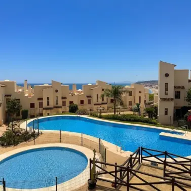 Venta de apartamento en planta baja en Casares Playa