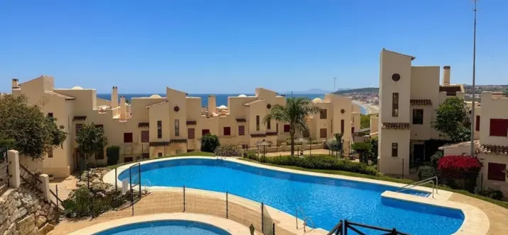 Venta de apartamento en planta baja en Casares Playa 1