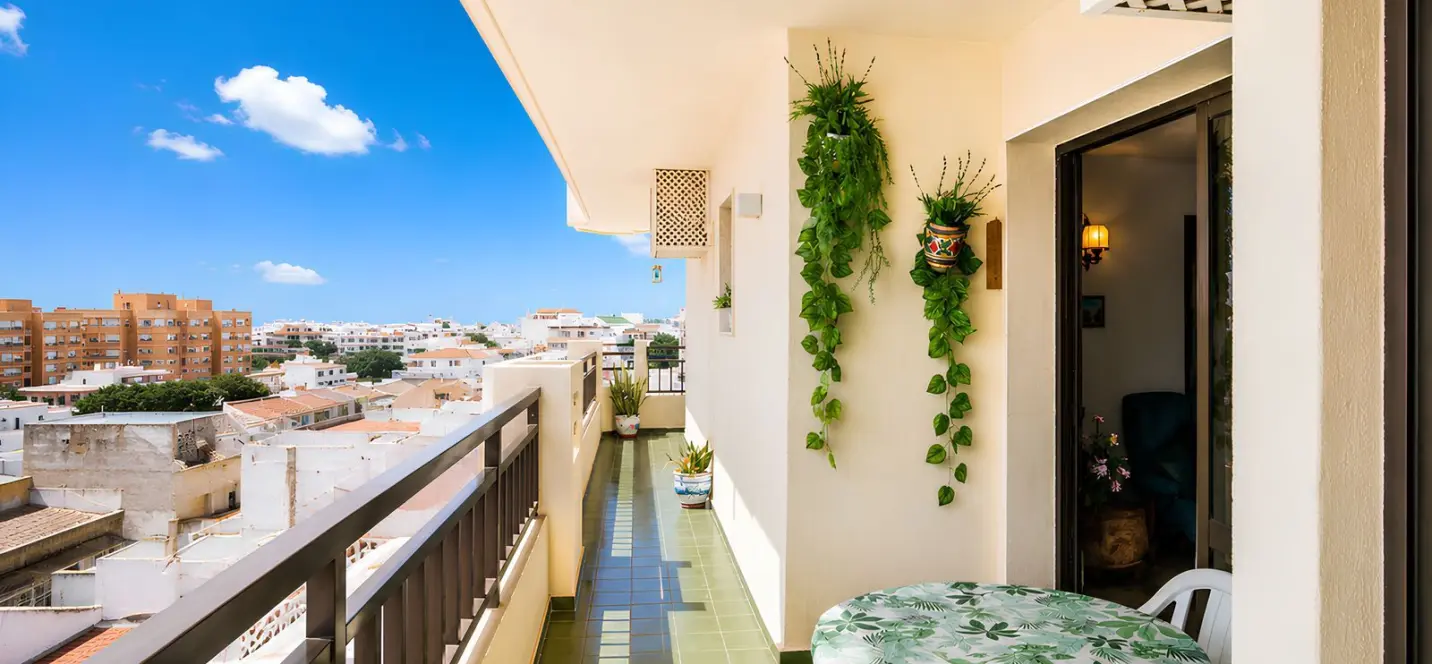 Venta de apartamento en planta media en Fuengirola 0