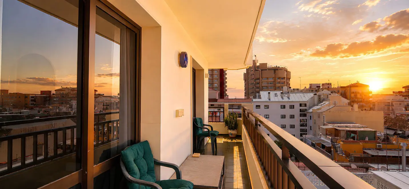 Venta de apartamento en planta media en Fuengirola 2