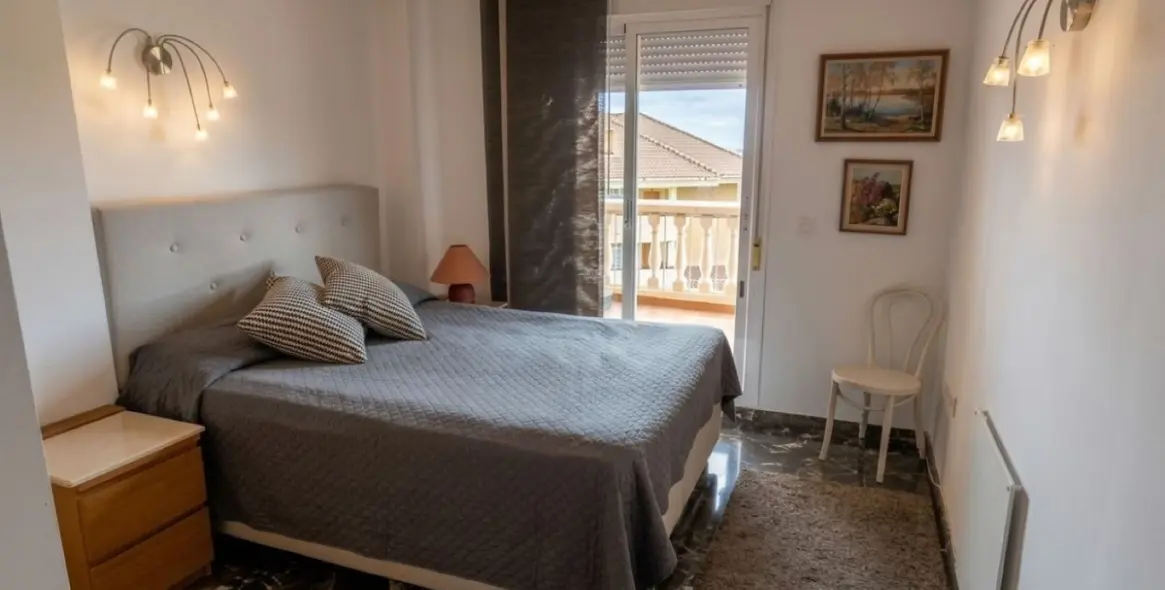 Venta de apartamento en planta media en Carvajal 11