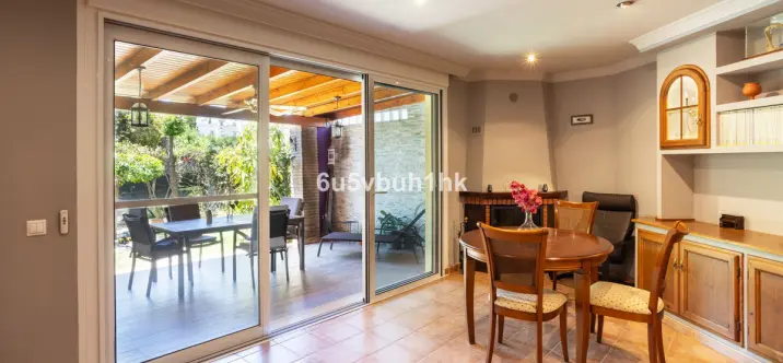 Sale of townhouse in Sierrezuela 0