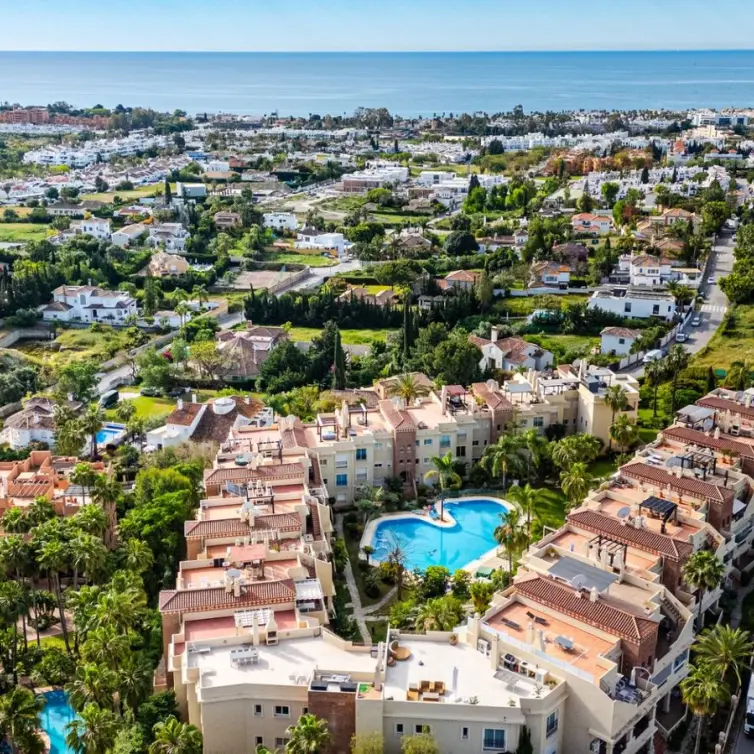 Sale of penthouse in Benahavís