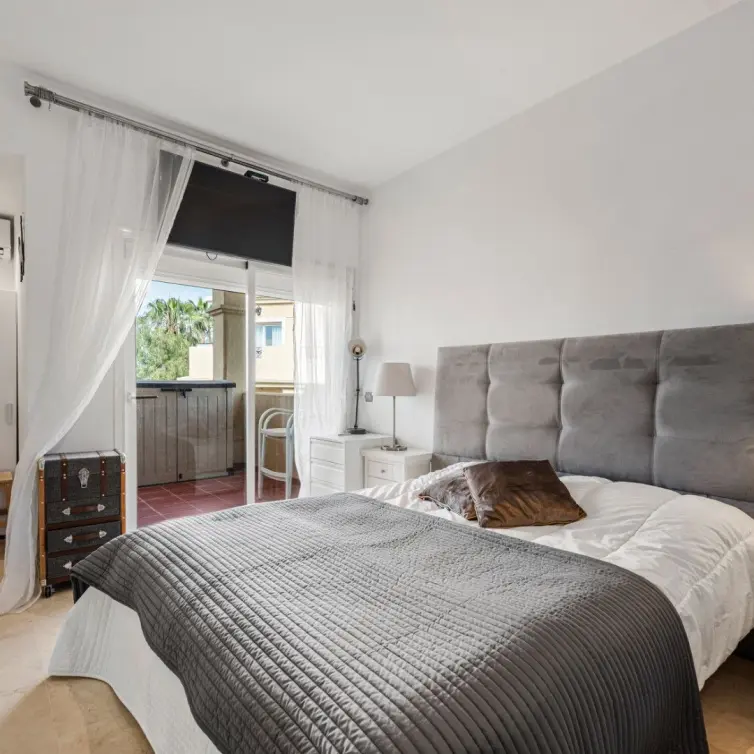 Sale of penthouse in Benahavís
