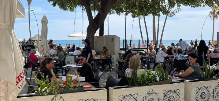 Venta de restaurante en Estepona 2