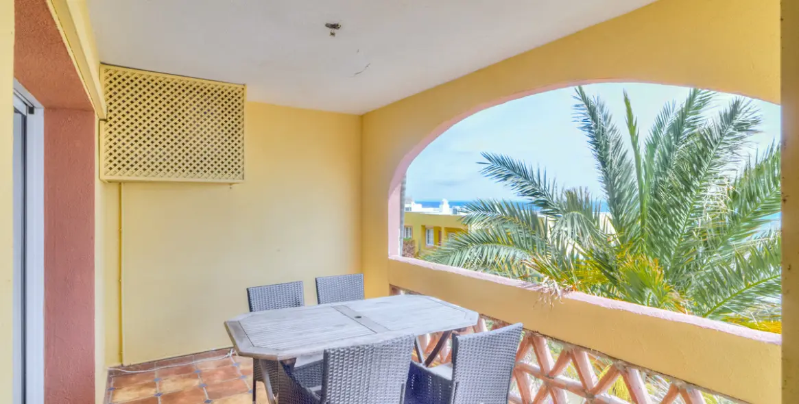 Venta de apartamento en planta media en Mijas Costa 2