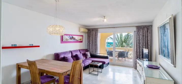 Sale of middle floor apartment in Mijas Costa 4