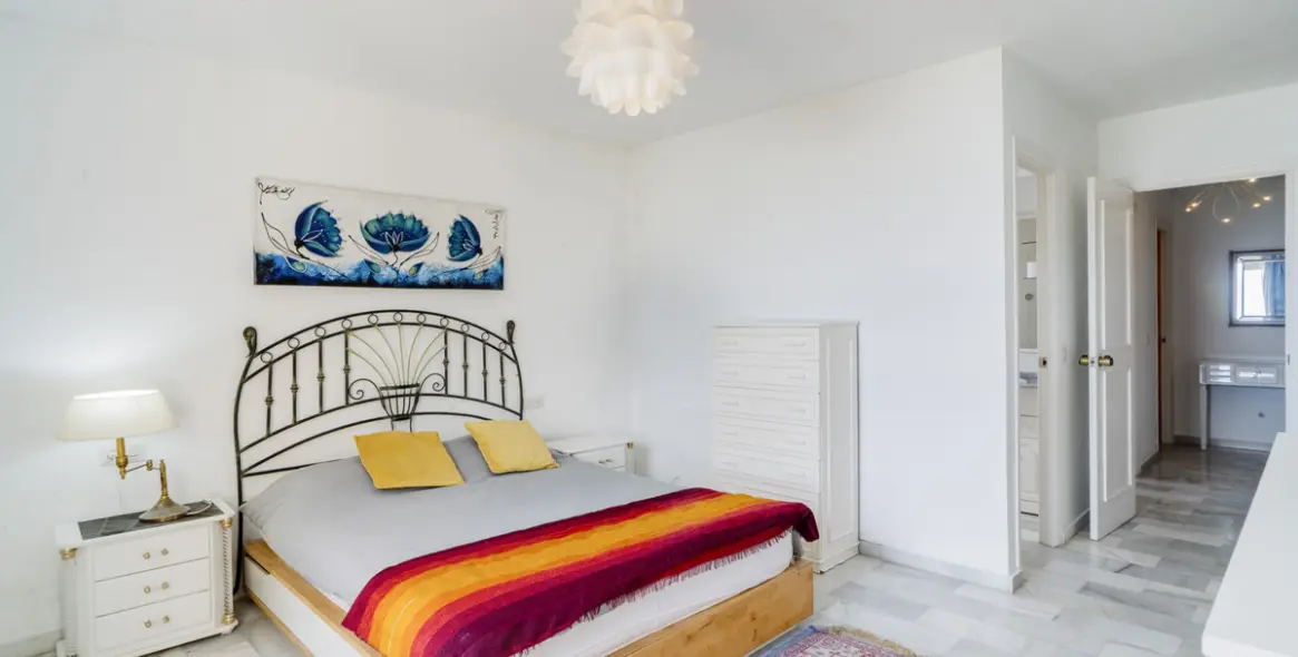 Venta de apartamento en planta media en Mijas Costa 9