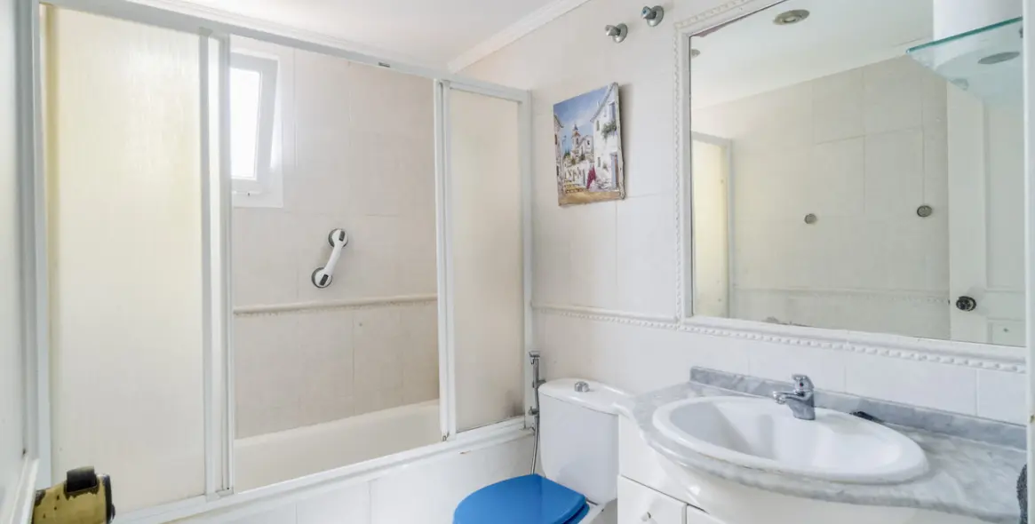 Venta de apartamento en planta media en Mijas Costa 13