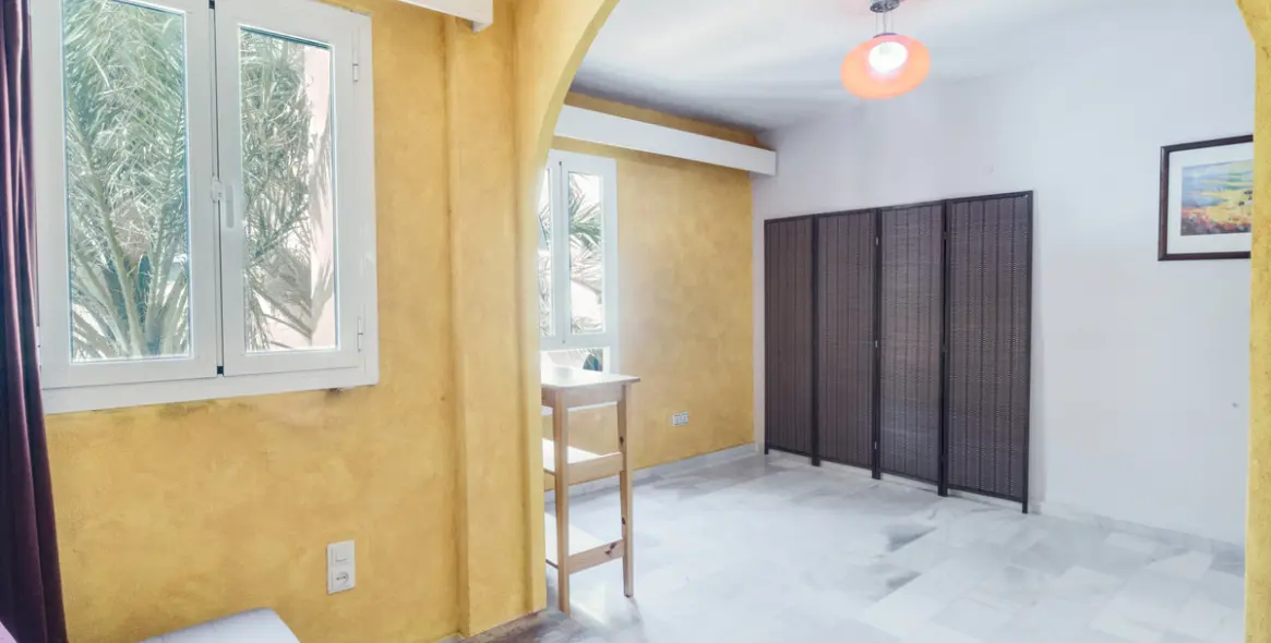 Venta de apartamento en planta media en Mijas Costa 16