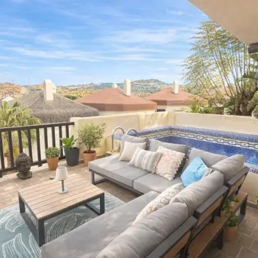 Sale of townhouse in Calahonda