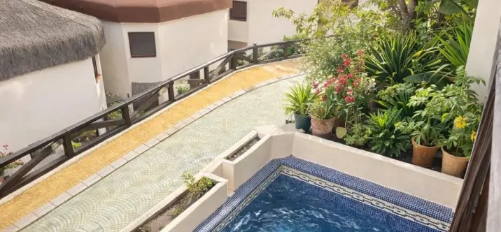 Sale of townhouse in Calahonda 1
