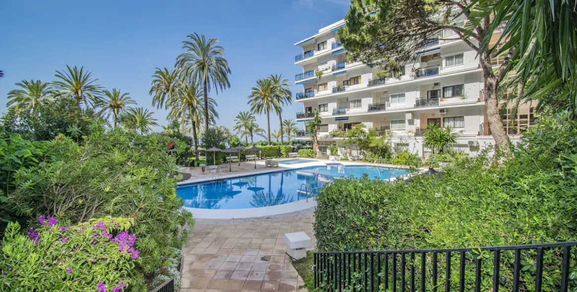 Sale of middle floor apartment in Marbella 3