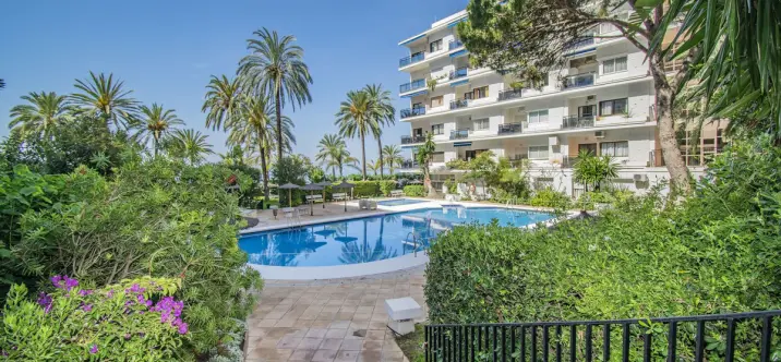 Sale of middle floor apartment in Marbella 2