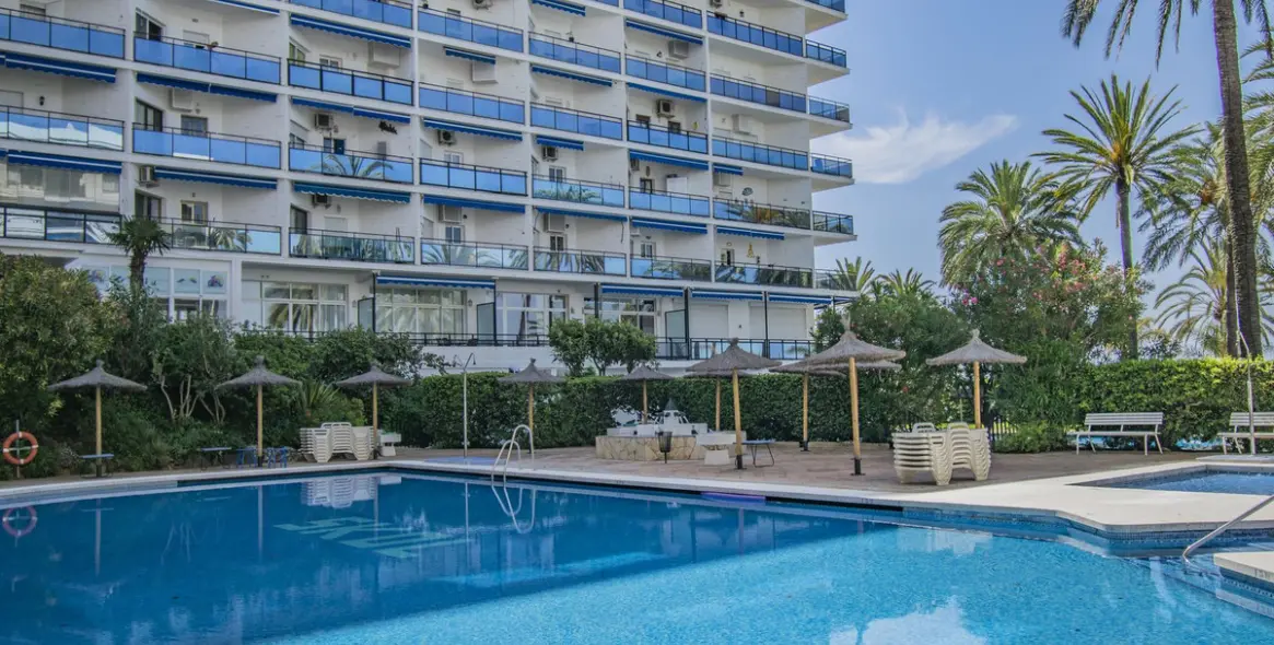Sale of middle floor apartment in Marbella 12