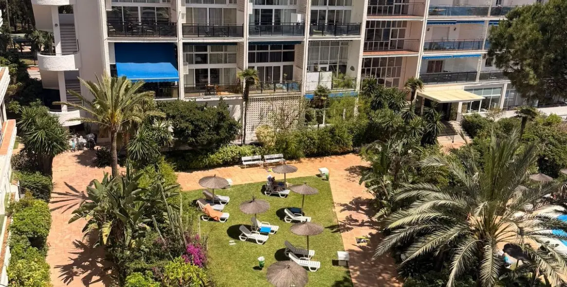 Sale of middle floor apartment in Marbella 16