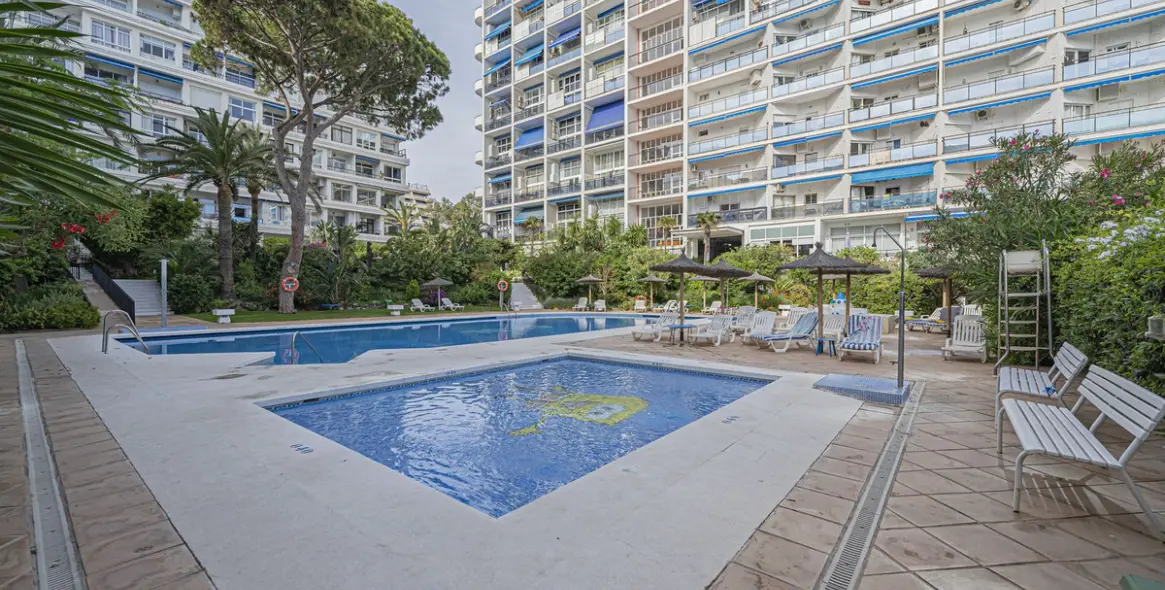 Sale of middle floor apartment in Marbella 17