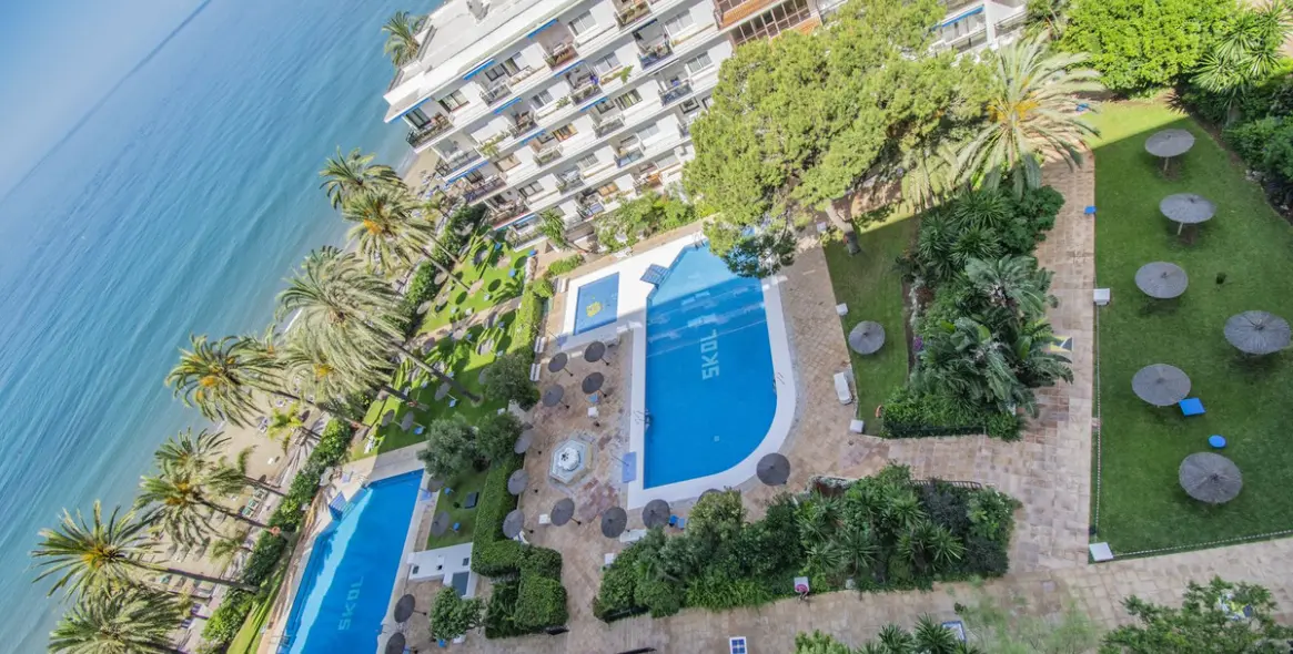 Sale of middle floor apartment in Marbella 19