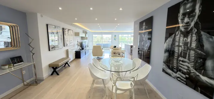Sale of middle floor apartment in San Pedro de Alcántara 2