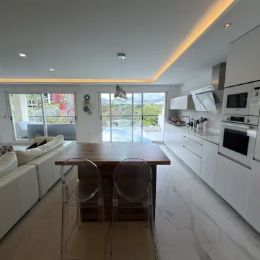Sale of middle floor apartment in San Pedro de Alcántara