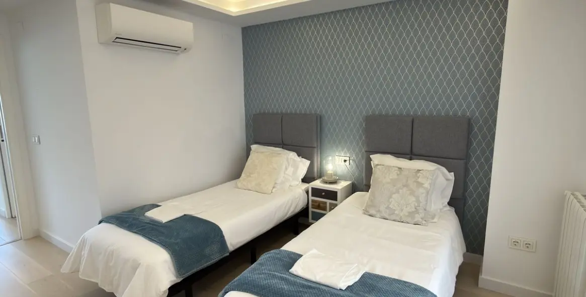 Sale of middle floor apartment in San Pedro de Alcántara 21