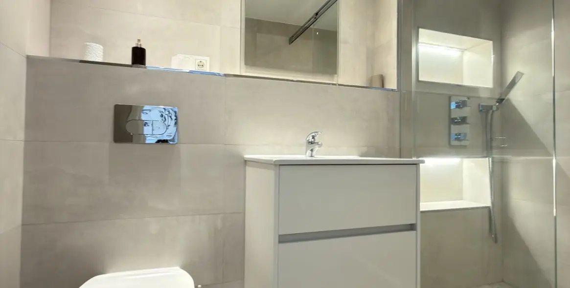 Sale of middle floor apartment in San Pedro de Alcántara 24