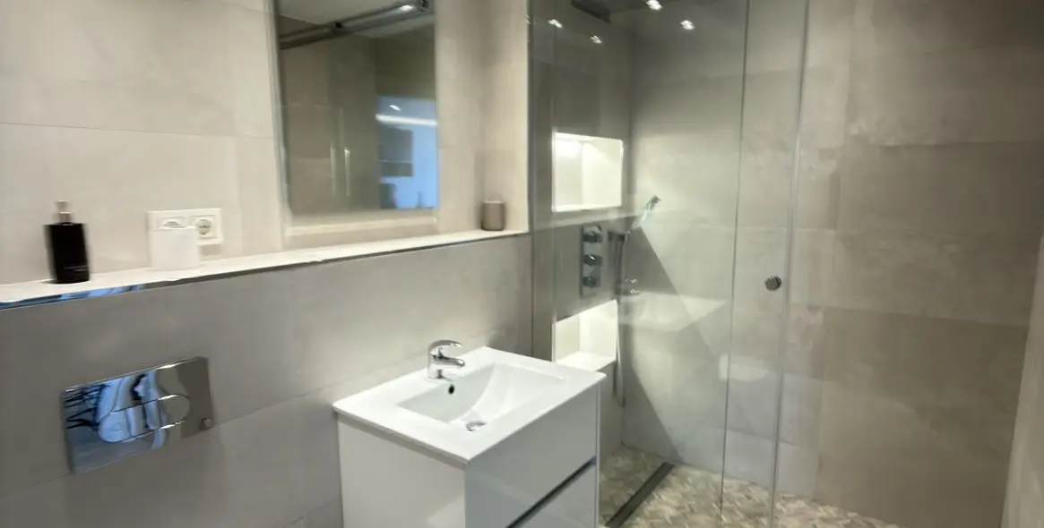 Sale of middle floor apartment in San Pedro de Alcántara 25