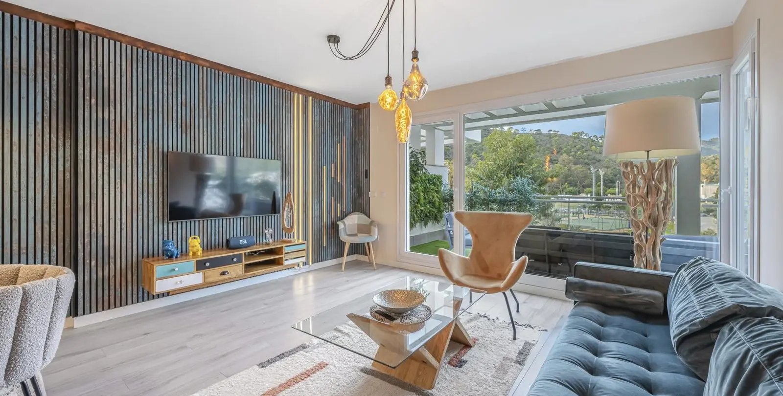 Sale of middle floor apartment in Benahavís 4