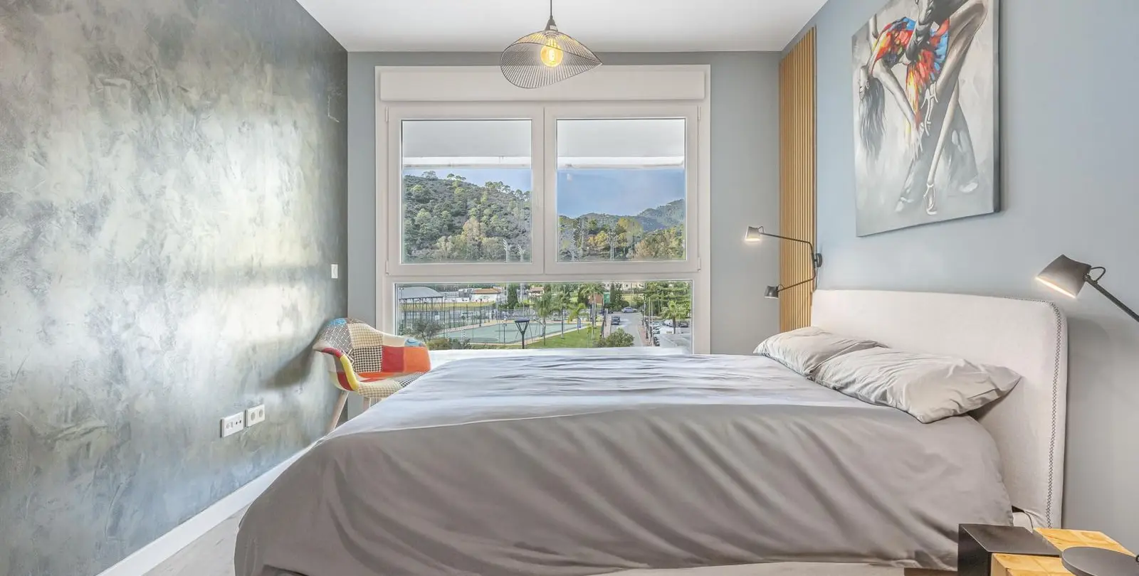 Sale of middle floor apartment in Benahavís 11